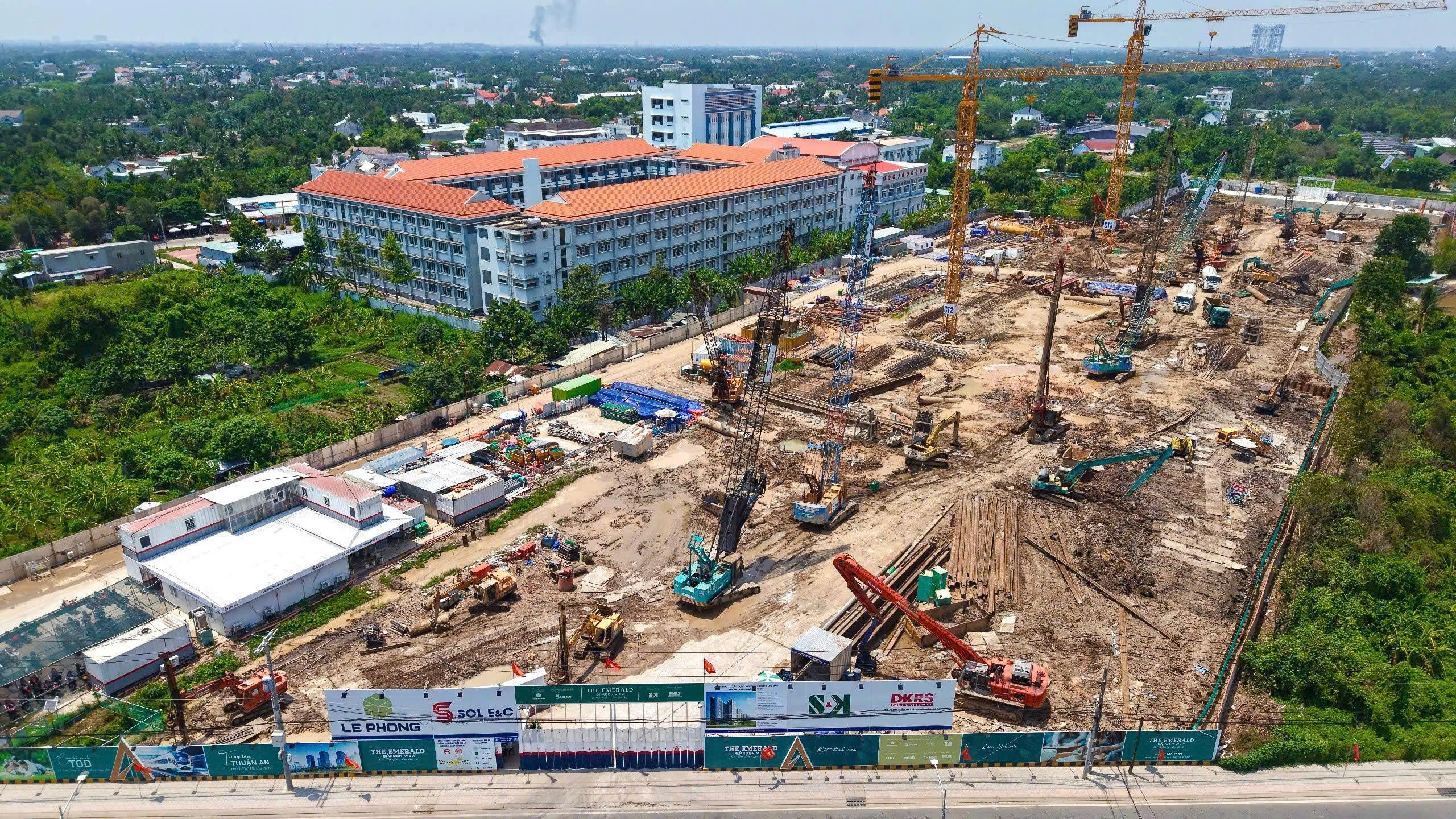 the-emerald-garden-view